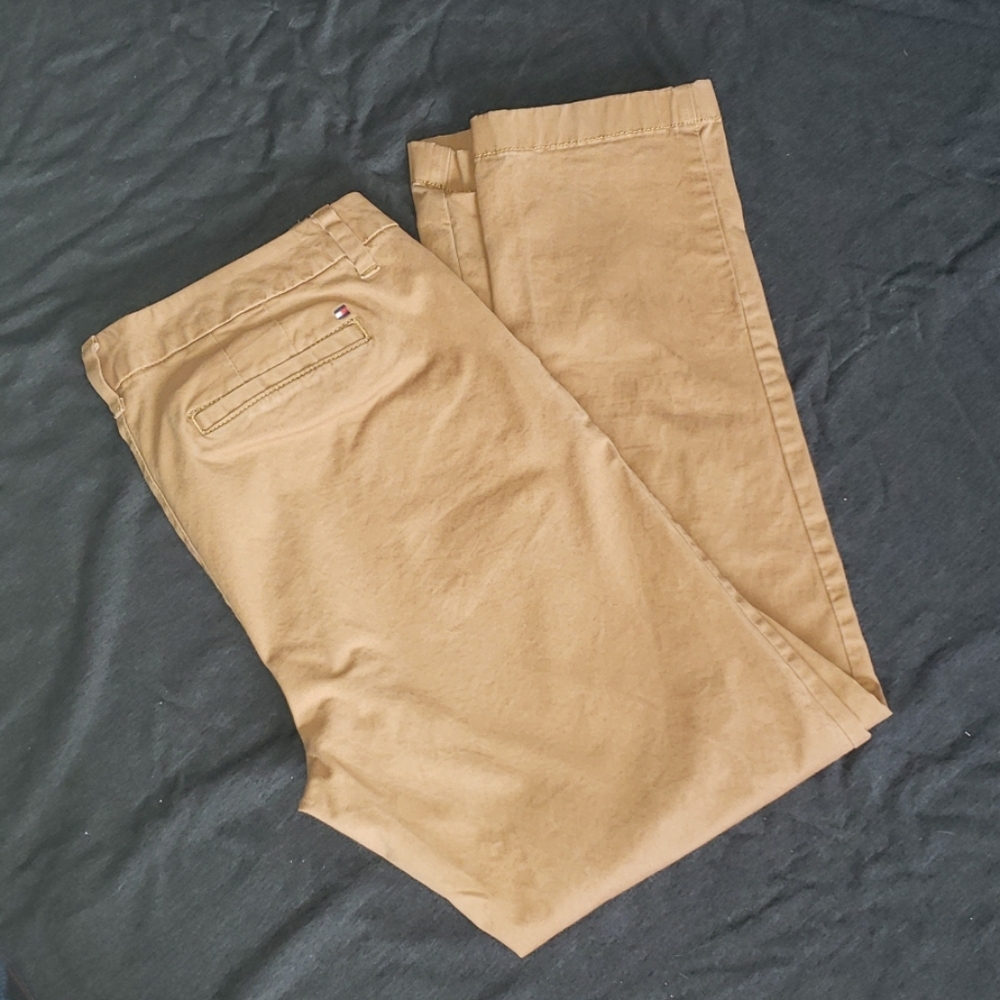 TOMMY HILFIGER KHAKIS